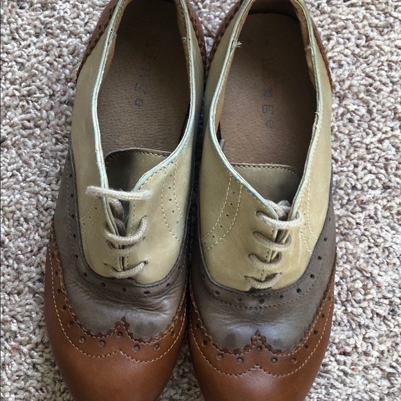 Hinge Shoes Oxfords - Picture 5 of 5